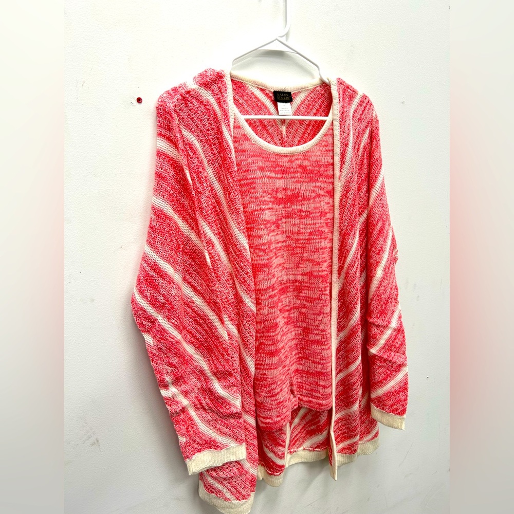 Salon Studio Pink & White Sweater Size L